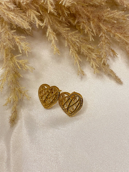 Mesh heart stud