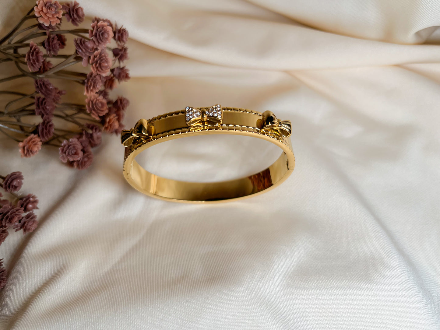 Moñito bangle bracelet