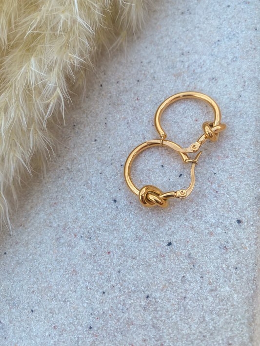 KNOTTED HOOP